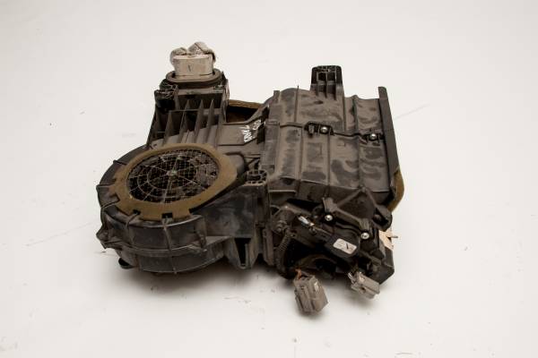 FORD CUSTOM 310 L TREND ÇIKMA PARÇA  KALORİİFER KUTUSU